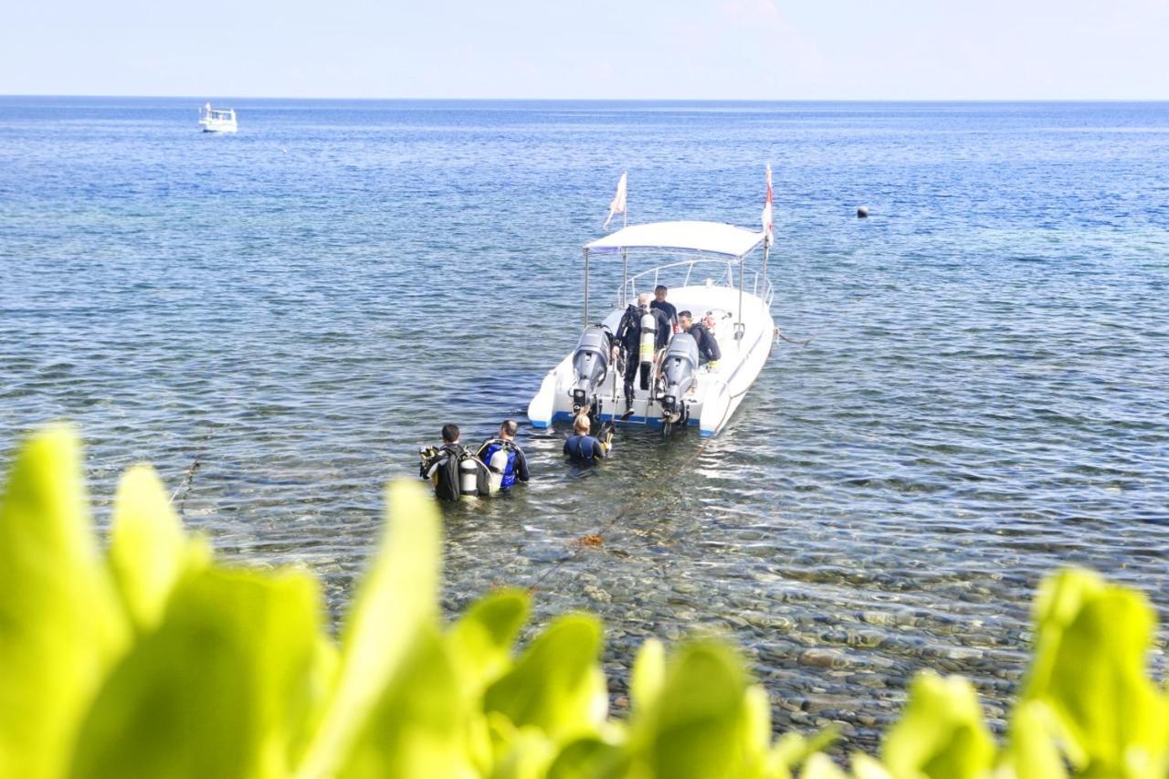 Teluk Karang Dive & Spa Resort Tejakula Kültér fotó